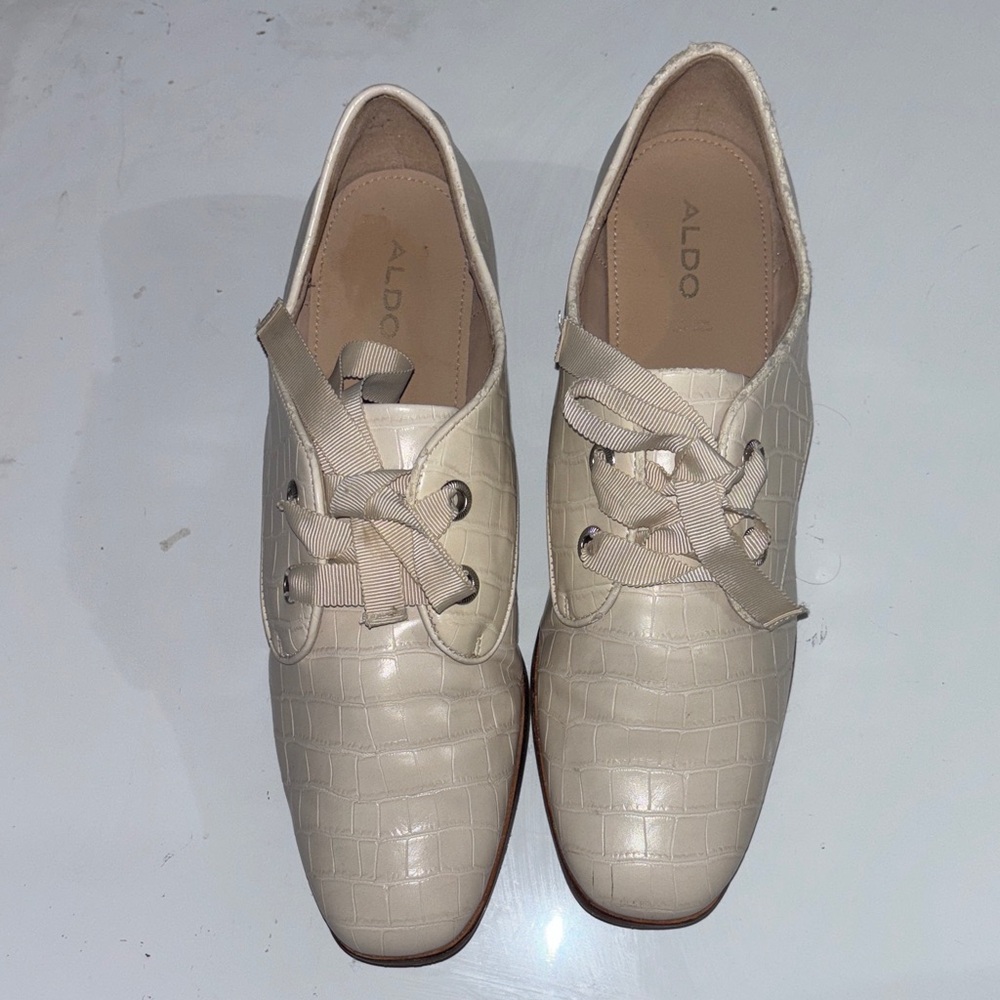 ALDO Cream Croc-Embossed Loafers Like New